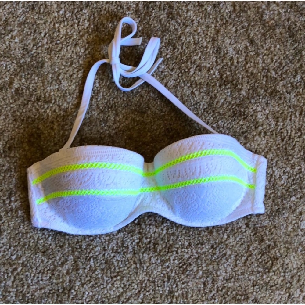 Victoria’s Secret bikini top